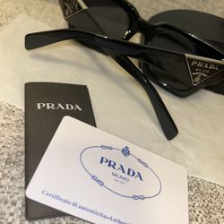 PRADA GLASSES 🖤