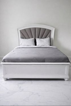Queen Bedroom Set with Mattress, Box Spring, Dresser & 2 Nightstands