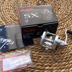  AVET SX5.3 "G2" Right Handed SILVER Big Game Fishing Reel -XLNT  PLUS  in Box!!! 