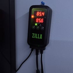 Selling Terrarium with accessories