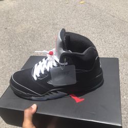 Size 11 Jordan 5 “Metallic”