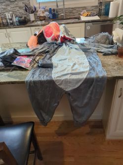 Halloween one piece shark outfit L/xl
