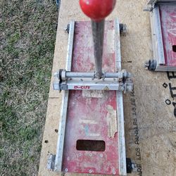 D-Cut RC-200 Profile Wall Base Cutter,