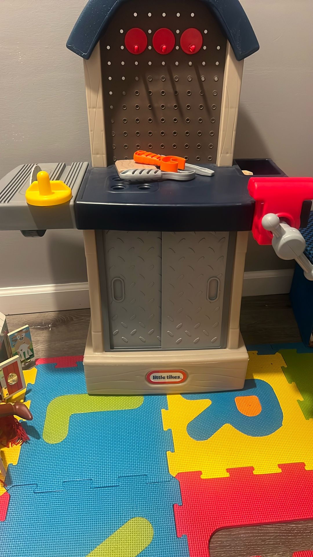 Little Tikes Saw Table
