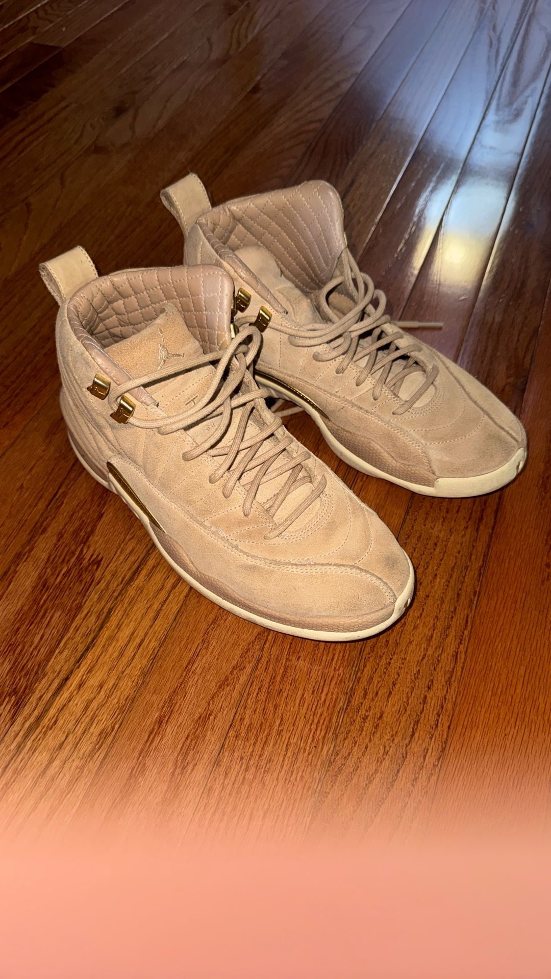 Retro Jordan 12’s Women’s Size 9 (LIKE NEW)