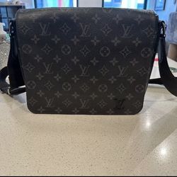 Louis Vuitton Monogram Crossbody Bag+ Monogram Belt Set
