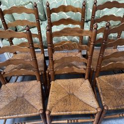 A set of 4 Tell City Solid Maple Colonial Style Ladder Back Dining Side Chair. 
