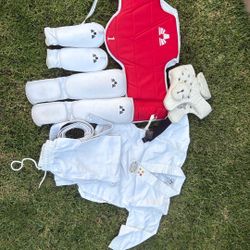 Martial Arts Kids Gear Suit Chest Cover Head Gear Wrist And Chin Guards 