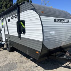 2025 Sunlite LTD 19BH 