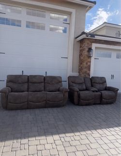 La-Z-Boy Reclining Sofa & Loveseat Set – Brown 2-Piece Living Room Set