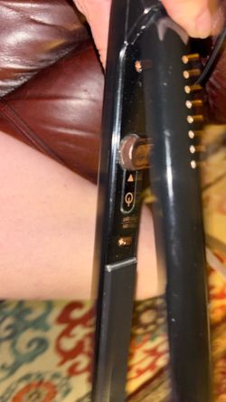 T 3   Straightening flat iron