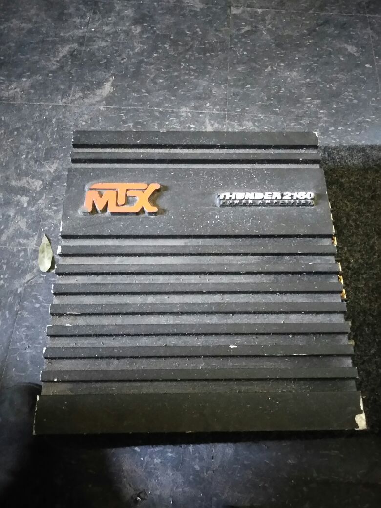 MTX Thunder 2160 400 watt car stereo amplifier