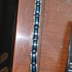MENS STAINLESS STEEL/ANODIZED BLUE BRACELET 