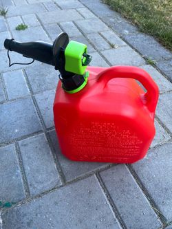 2 gallon gasoline can
