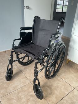 Drive Medical Cruiser III Lightweight Folding Wheelchair