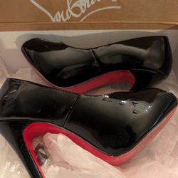 Christian Louboutin Heesls Size 34