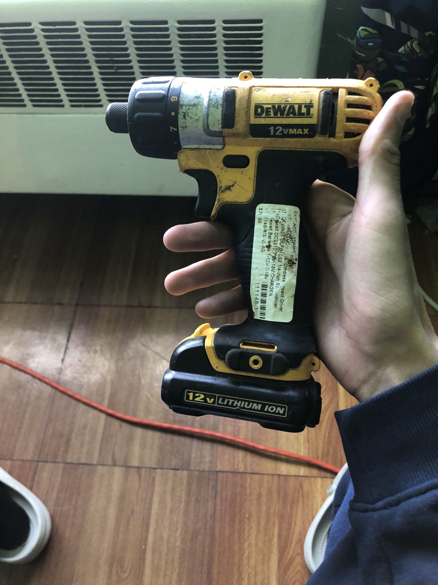 12 v dewalt drill