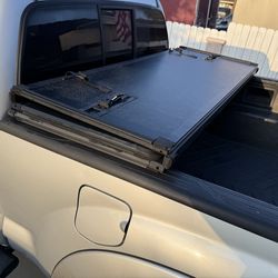 Tacoma Toyota bed cover tonneau long bed
