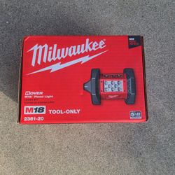 Milwaukee M18 Flood Light 