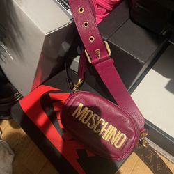 Authentic Moschino Purse 1000$