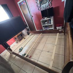 QUEEN SIZE BED