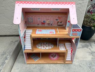 Free dollhouse