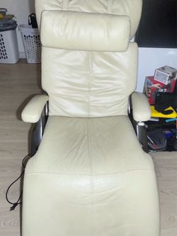 Human touch recliner chair