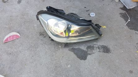 2013 Mercedes c 250 rt side headlights ass