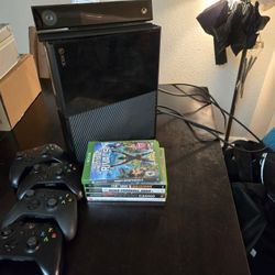 Xbox One Bundle w/ Kinect, 4 Controllers, Games + Xbox360