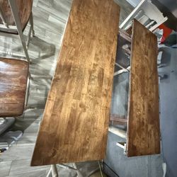 Extendable Dining Room Table 