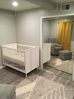 West elm mid century crib/toddler bed with converter crib