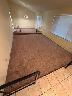 Free Carpet carpeting like new clean pick up now
