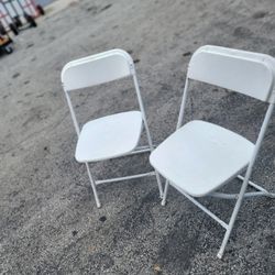 Used White Folding Chairs S,a,l,e