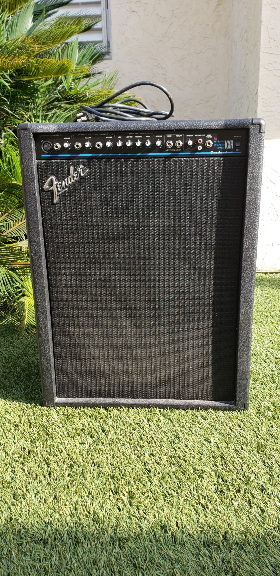 FENDER KXR 100 KEYBOARD AMPLIFIER (works for lots of instruments and