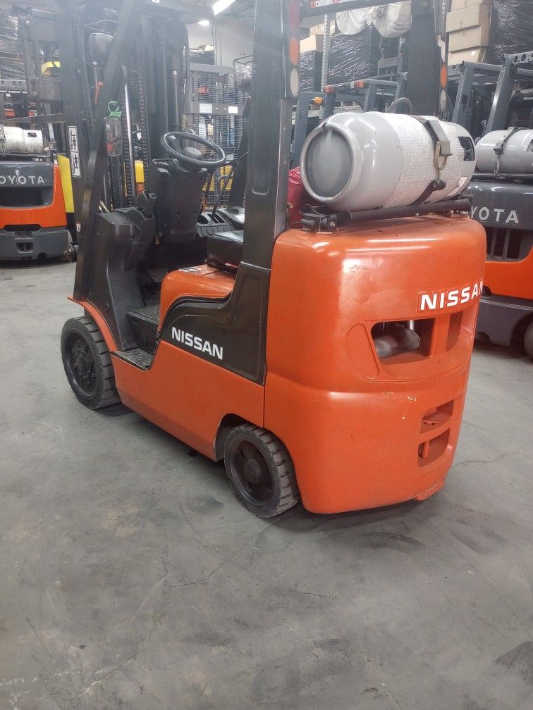 FORKLIFT NISSAN 5000# TRIPLE MAST