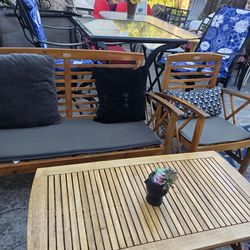 Set of nice patio furniture with  cusions and pillow
