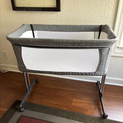 Bedside Bassinet - Micky Mika, Gray