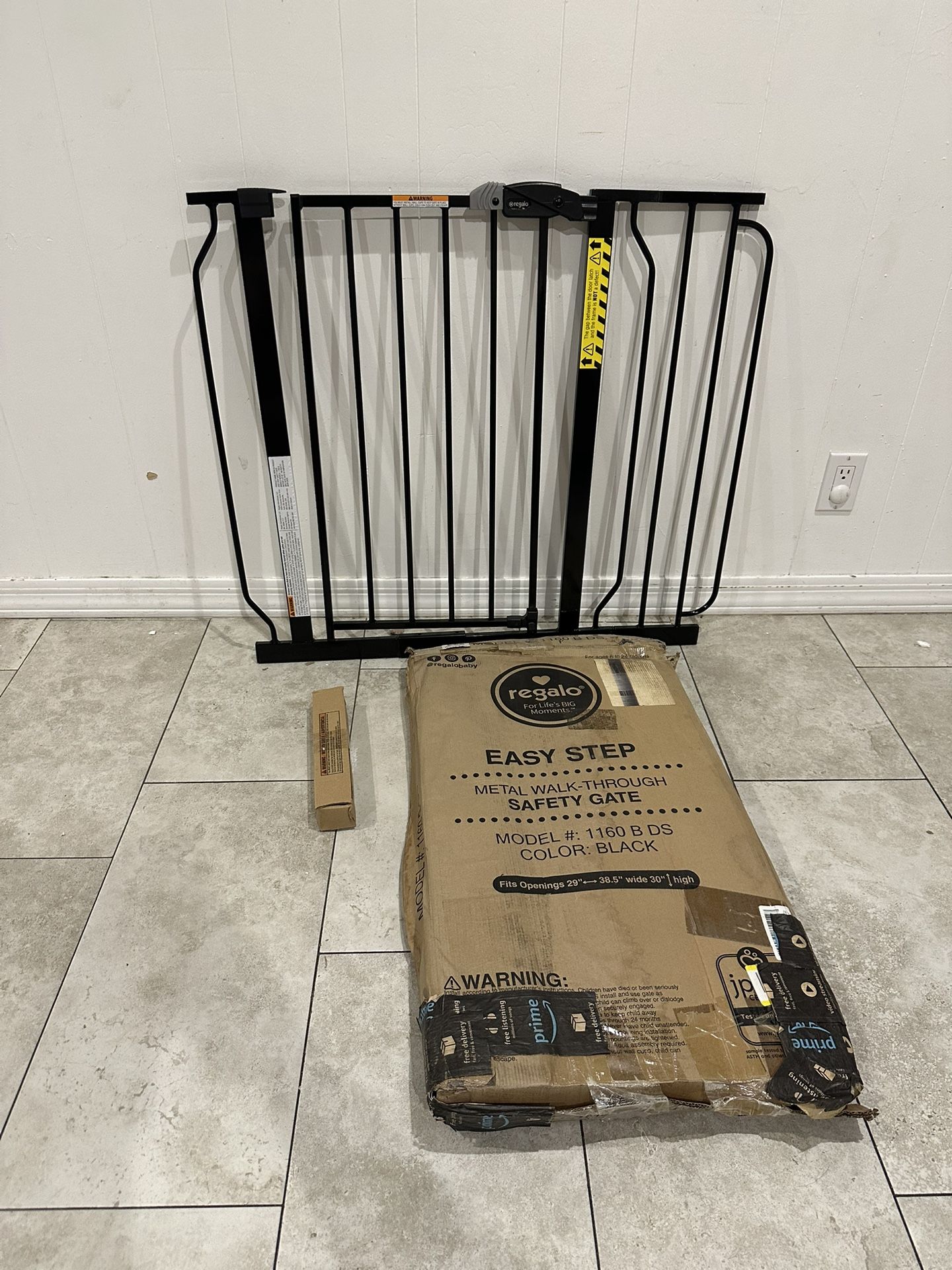 Adjustable Pet Gate / Baby Gate - Fits Openings 29” - 38.5”