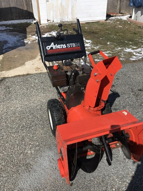 Ariens Snowblower St824
