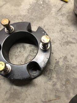 Toyota Tundra o Tacoma kit for lifting front 2 1/2 inches