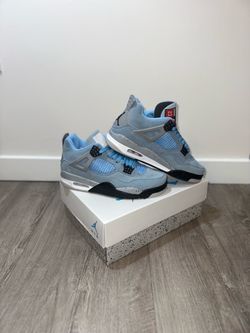 Jordan 4   ‘University Blue’
