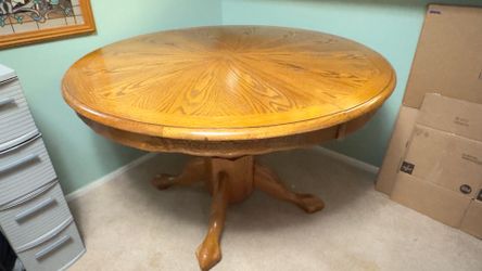 Round Diner Table