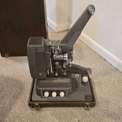 Revere 16 Sound Projector With  Vintage Projector Lamp, Revere S-16 Sound 16mm Movie Projector,