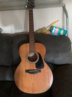 Takamine Acoustic Electric Guitar/Like  New