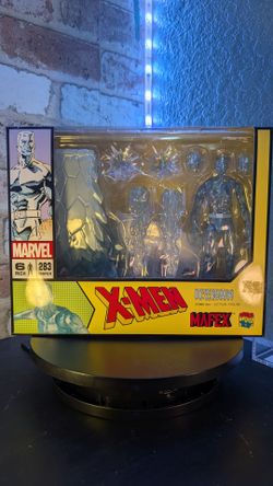 MAFEX - Iceman w / custom accessories