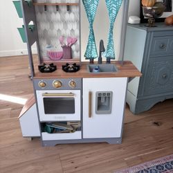 Play Kitchen