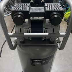 HUSKY SILENT COMPRESOR 