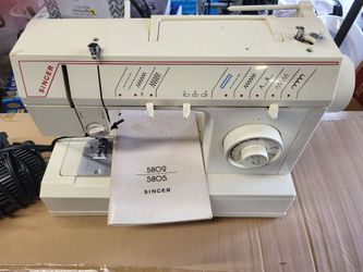 Singer 5802/5805 Sewing Machine with Manual