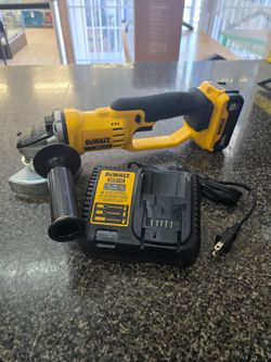 DeWalt 20V Max Angle Grinder with Battery and Charger(DCG412)