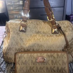 Michael Kors Grayson Bag with matching wallet